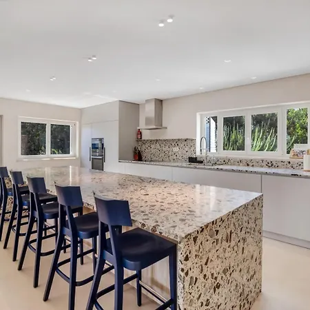 Newly Renovated | By Airnest Villa