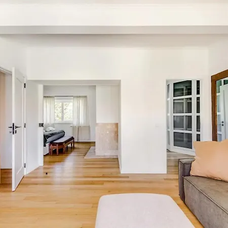 Newly Renovated | By Airnest