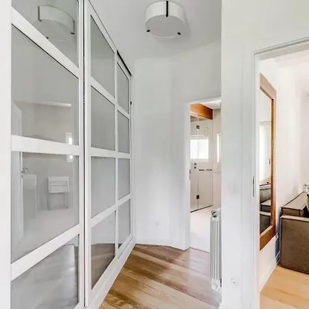 Newly Renovated | By Airnest Villa