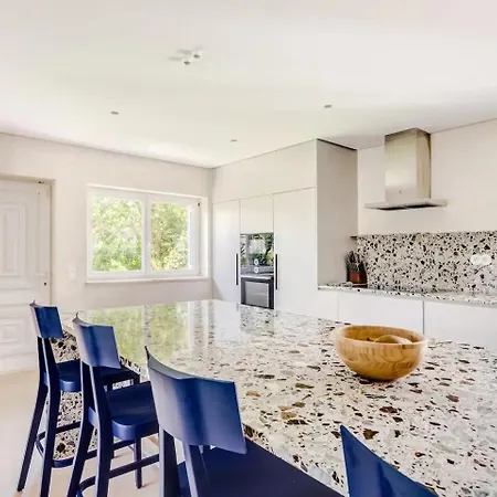Newly Renovated | By Airnest Villa